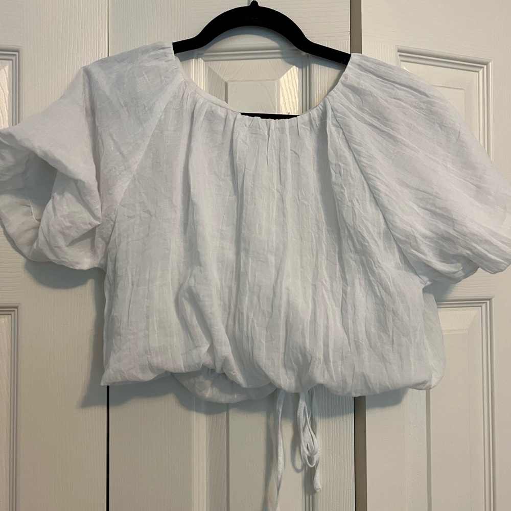 Forever 21 Women’a puffed sleeve crop top